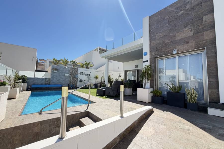 Bestaande bouw - Detached - Orihuela Costa - Villamartin