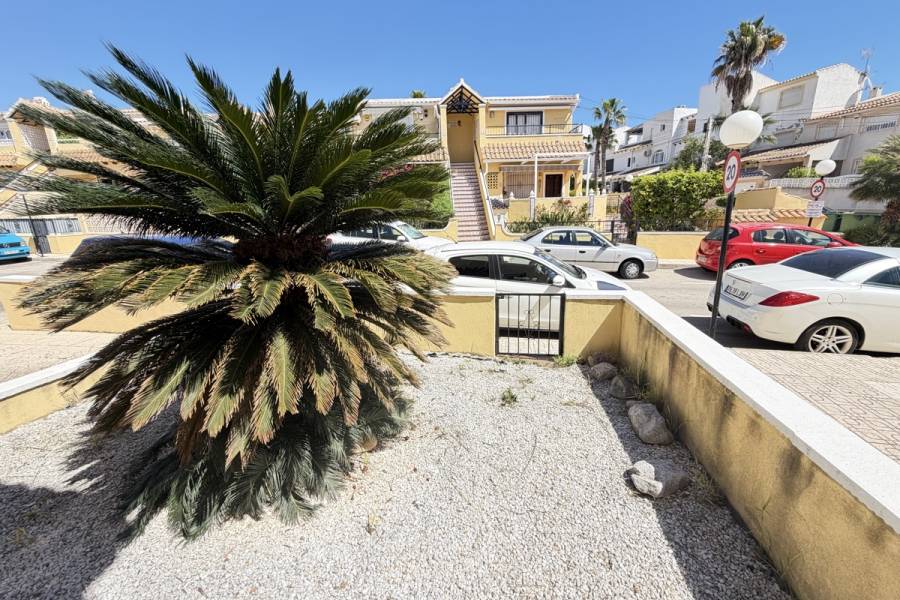 Resale - Apartment - Orihuela Costa - Villamartin