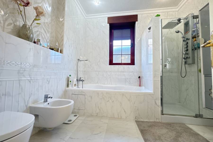 Bestaande bouw - Detached - Cabo Roig