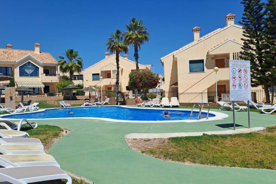 Resale - Townhouse - Orihuela Costa - Campoamor