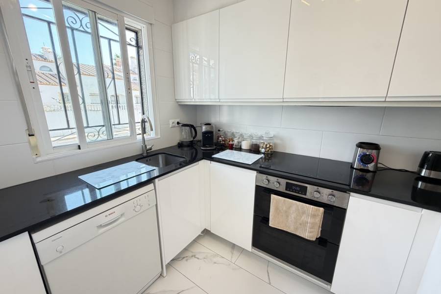 Resale - Detached - Orihuela Costa - Villamartin