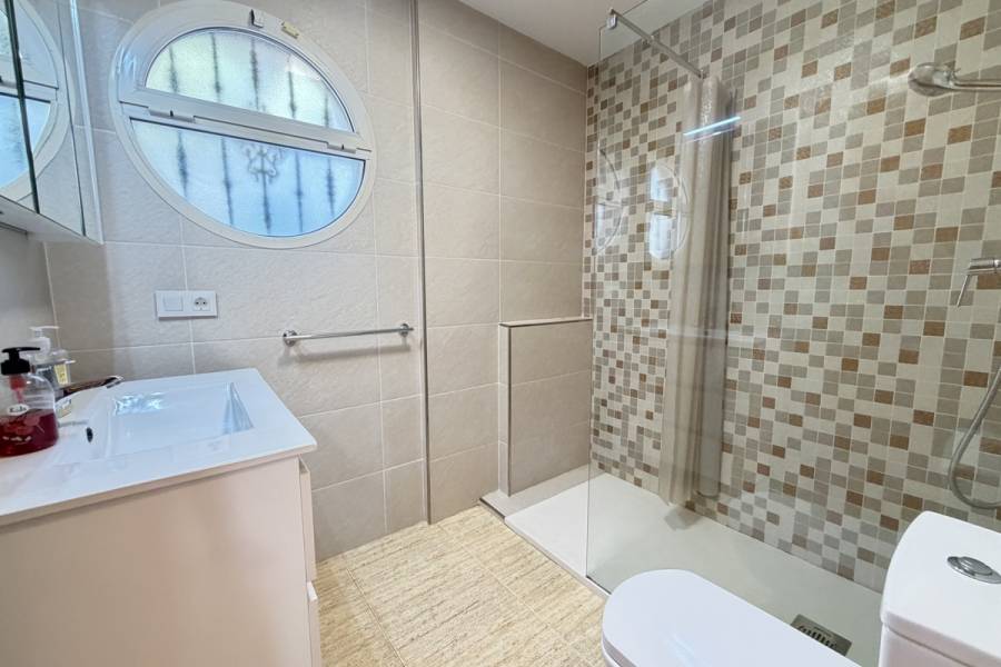 Reventa - Chalet - Orihuela Costa - Villamartin