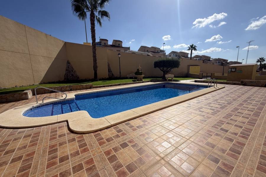 Resale - Townhouse - Orihuela Costa - Villamartin