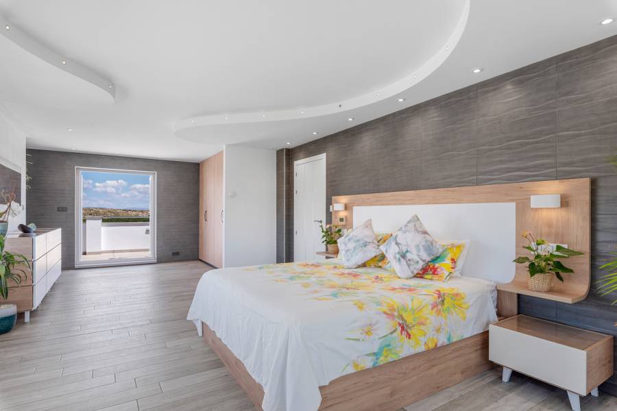 Resale - Detached - Torremendo