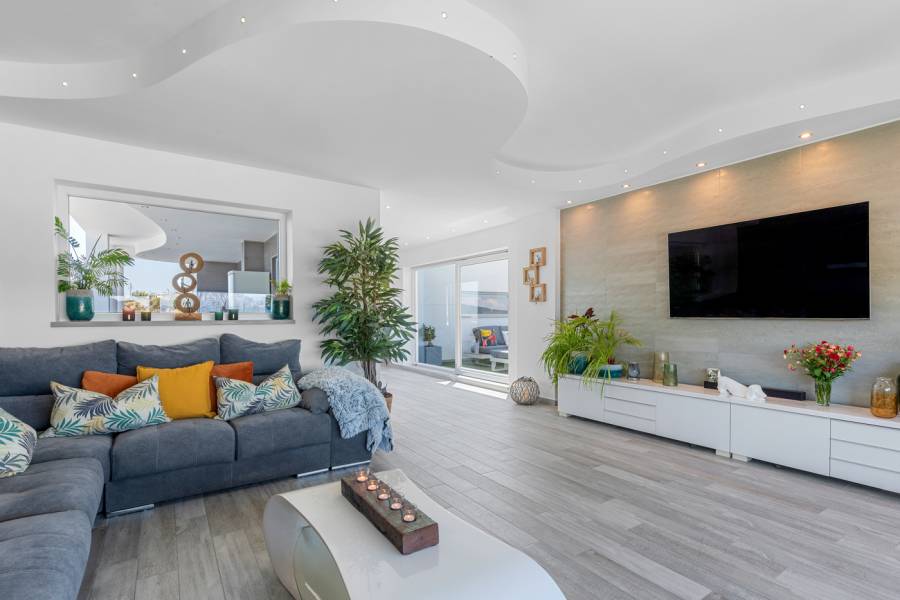 Resale - Detached - Torremendo