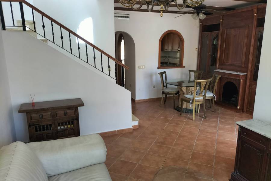 Resale - Detached - Lo Crispin