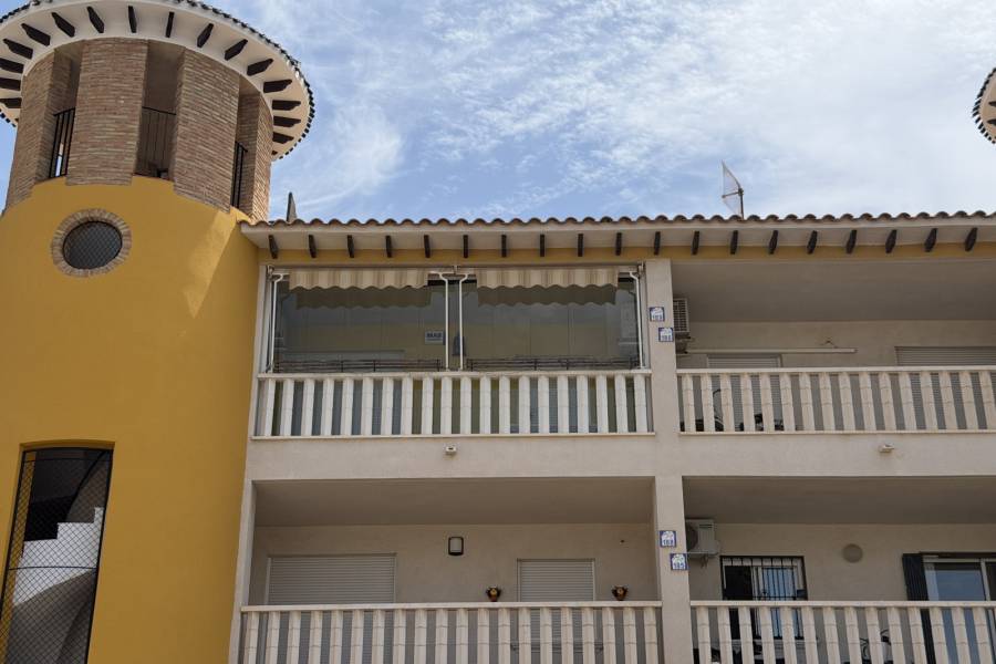 Resale - Apartment - Orihuela Costa - Villamartin