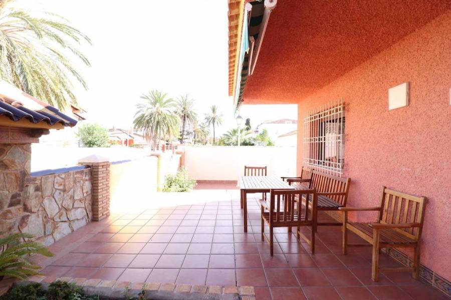 Resale - Detached - Cabo Roig - MUY CERCA DE LA PLAYA