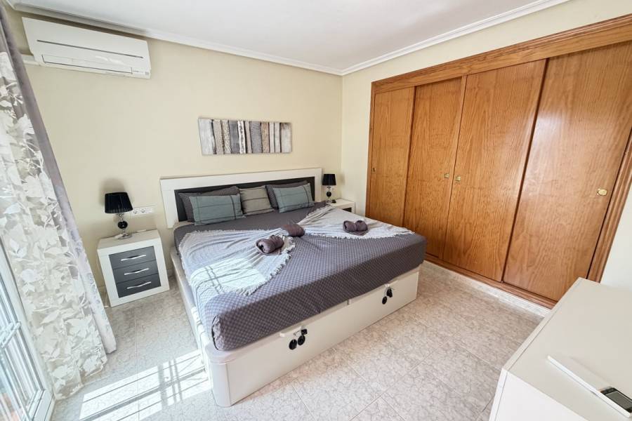 Resale - Detached - Orihuela Costa - Villamartin