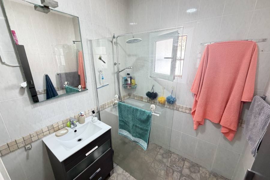 Resale - Apartment - Orihuela Costa - Villamartin