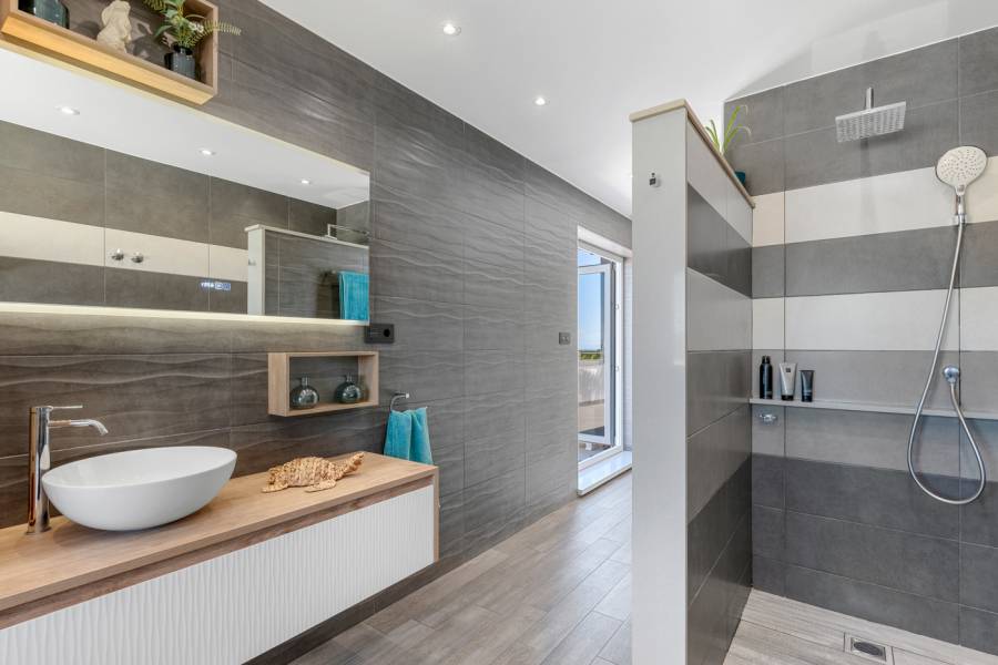 Resale - Detached - Torremendo