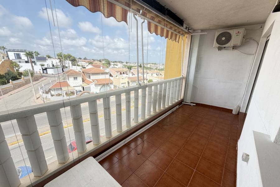 Resale - Apartment - Orihuela Costa - Villamartin