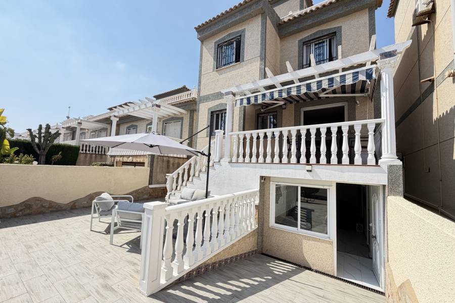 Resale - Detached - Orihuela Costa - Villamartin
