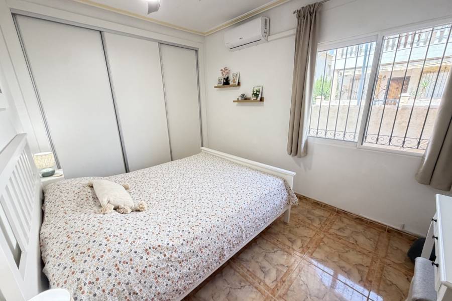 Resale - Apartment - Orihuela Costa - La Zenia
