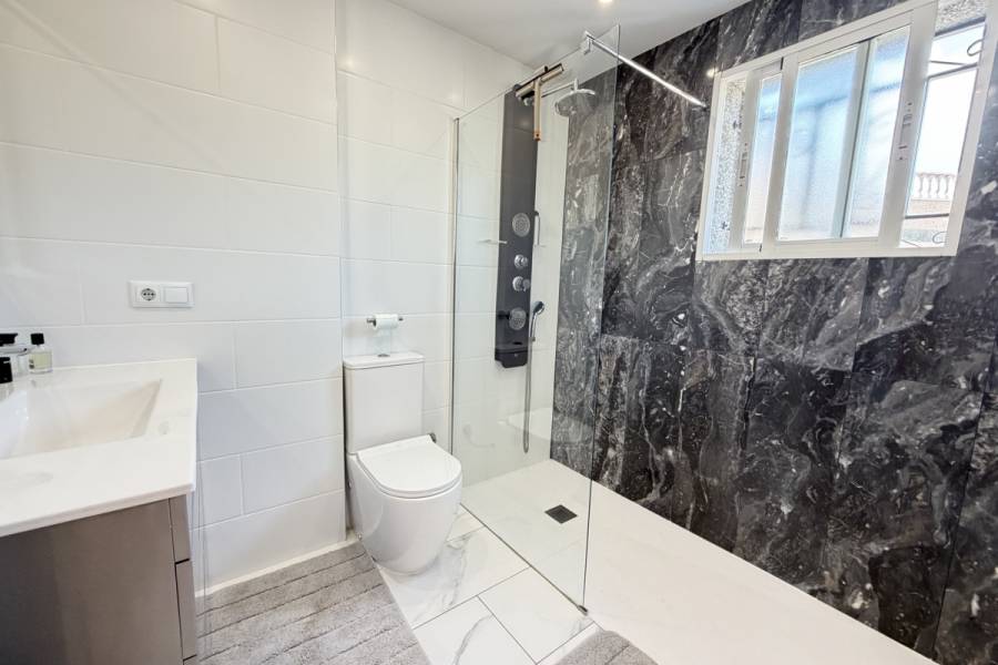 Resale - Detached - Orihuela Costa - Villamartin