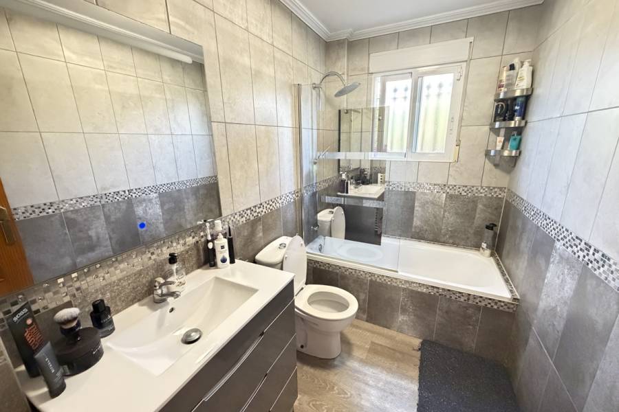 Reventa - Chalet - Orihuela Costa - Villamartin