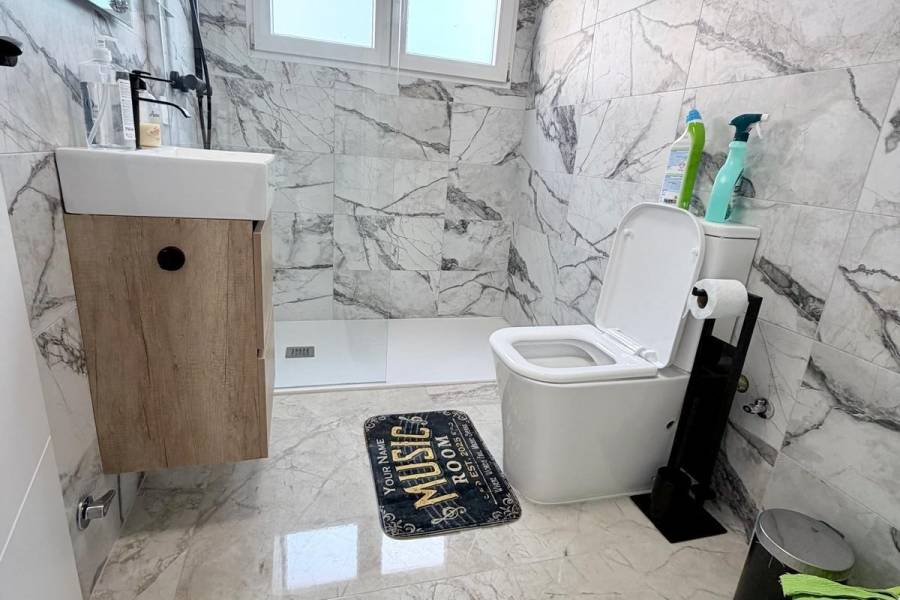 Resale - Apartment - Torrevieja - Playa del Cura