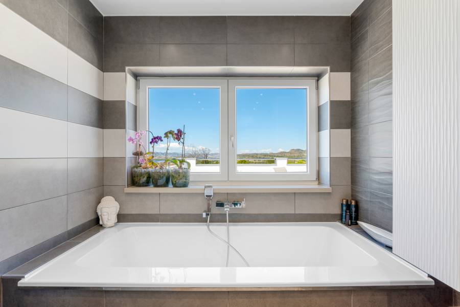 Resale - Detached - Torremendo