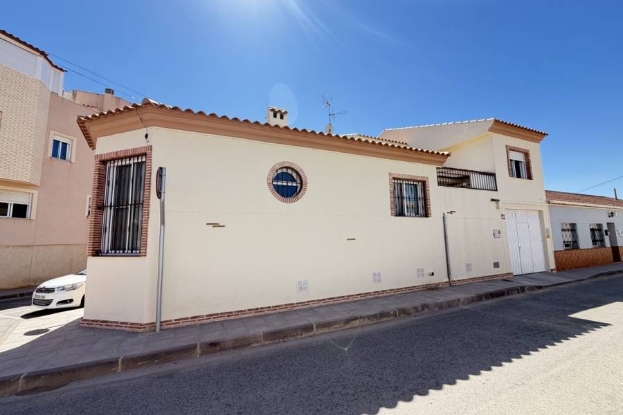 Resale - Townhouse - Pilar De La Horradada