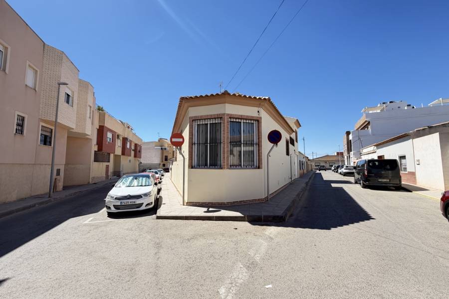 Resale - Townhouse - Pilar De La Horradada
