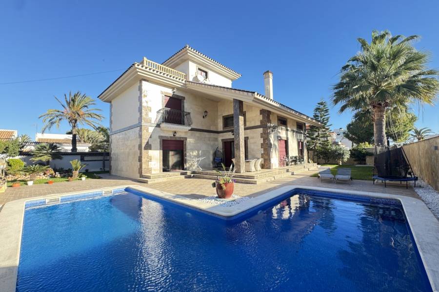 Bestaande bouw - Detached - Cabo Roig