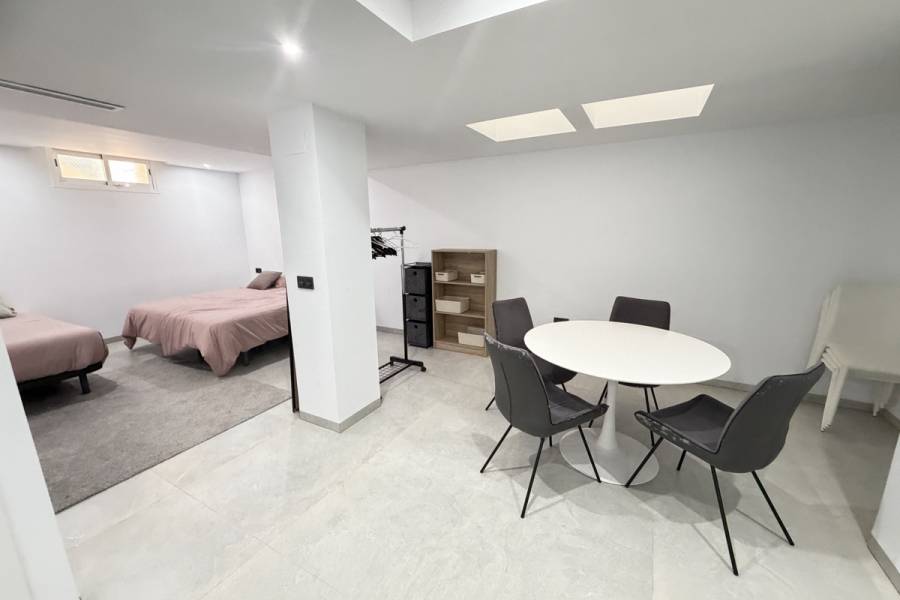 Resale - Detached - Orihuela Costa - Villamartin