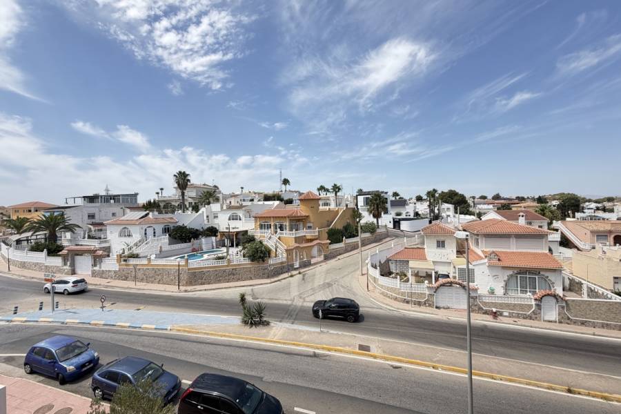 Resale - Apartment - Orihuela Costa - Villamartin