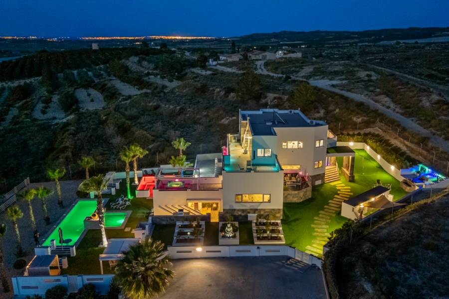 Resale - Detached - Torremendo