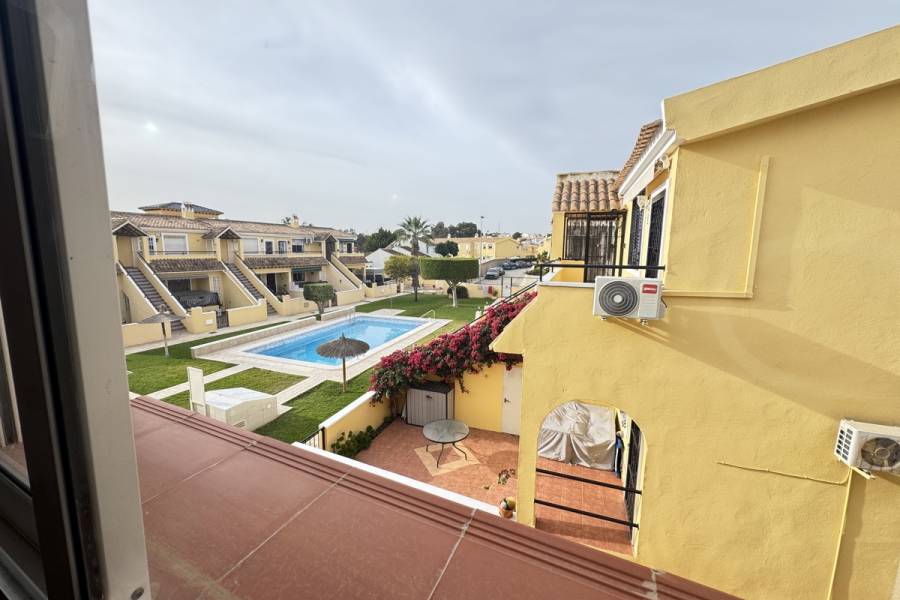 Resale - Apartment - Orihuela Costa - Villamartin