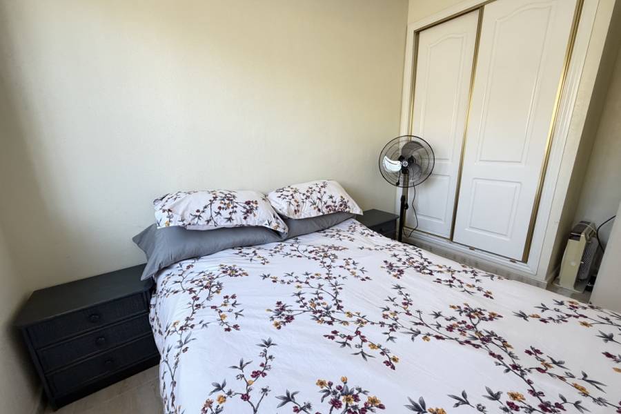 Resale - Apartment - Orihuela Costa - Los Dolses