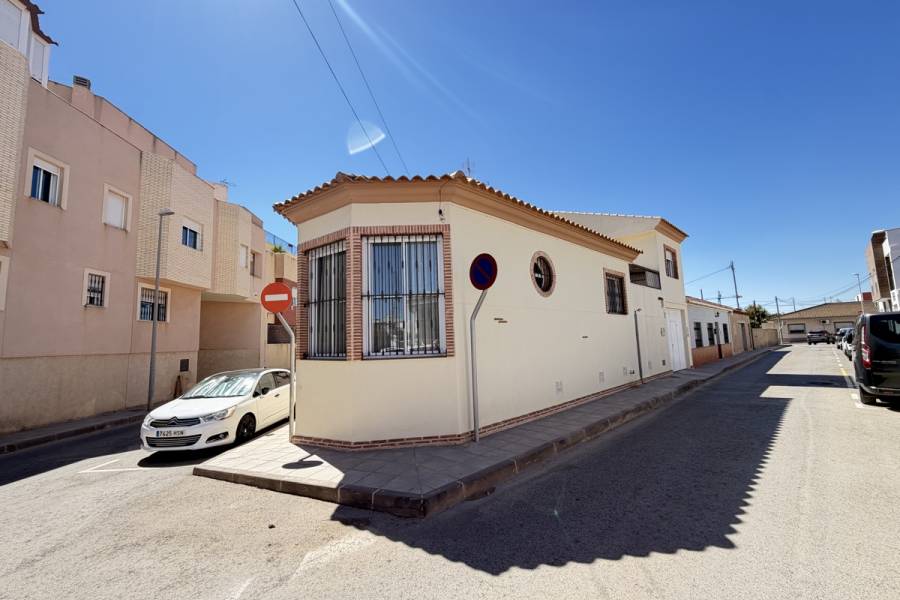 Resale - Townhouse - Pilar De La Horradada