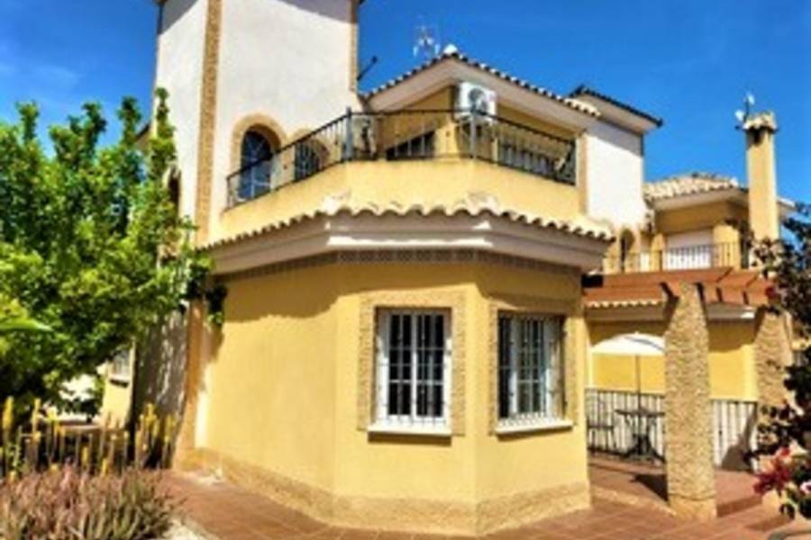 Resale - Detached - Lo Crispin