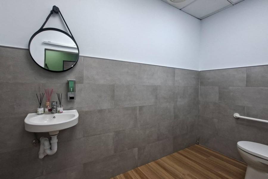 Locales en alquiler/traspaso - Local Comercial - Torrevieja - Acequion