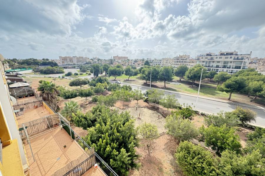 Resale - Apartment - Orihuela Costa - La Zenia