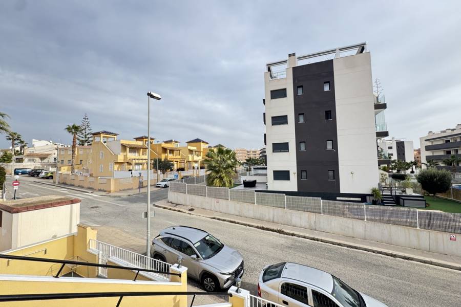 Resale - Apartment - Orihuela Costa - Villamartin