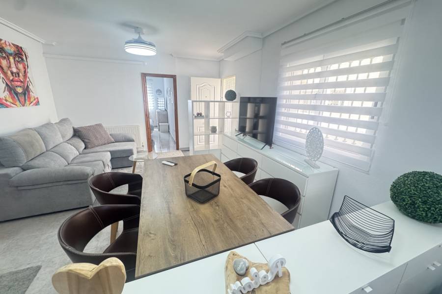 Reventa - Chalet - Orihuela Costa - Villamartin