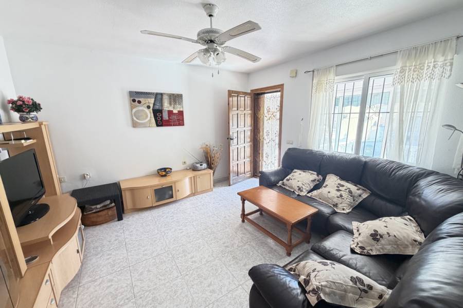 Resale - Apartment - Orihuela Costa - Villamartin