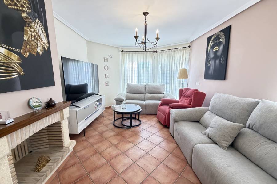 Resale - Townhouse - Pilar De La Horradada