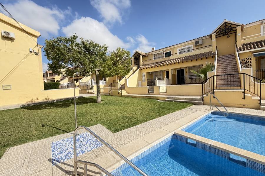Resale - Apartment - Orihuela Costa - Villamartin