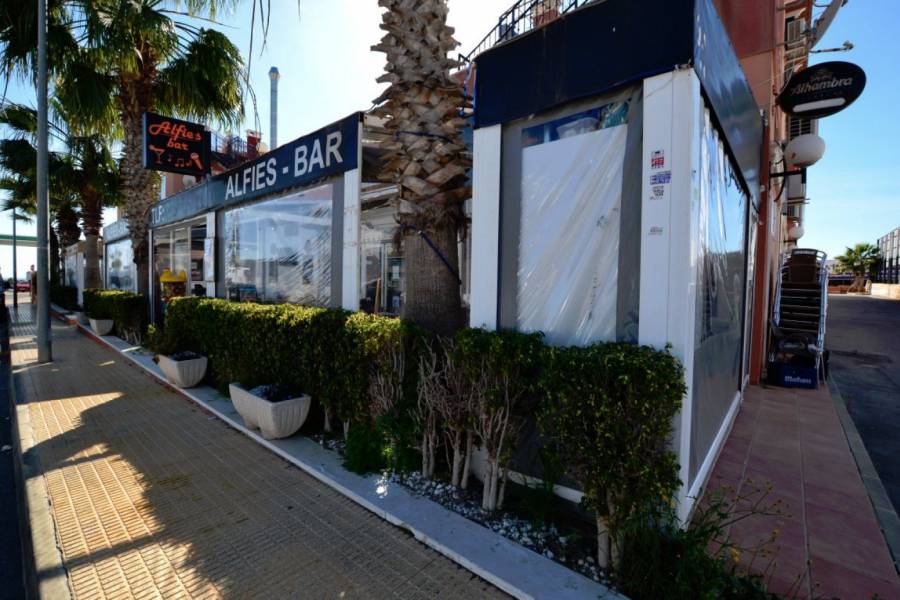 Locales en alquiler/traspaso - Local Comercial - Orihuela Costa - Lomas de Cabo Roig