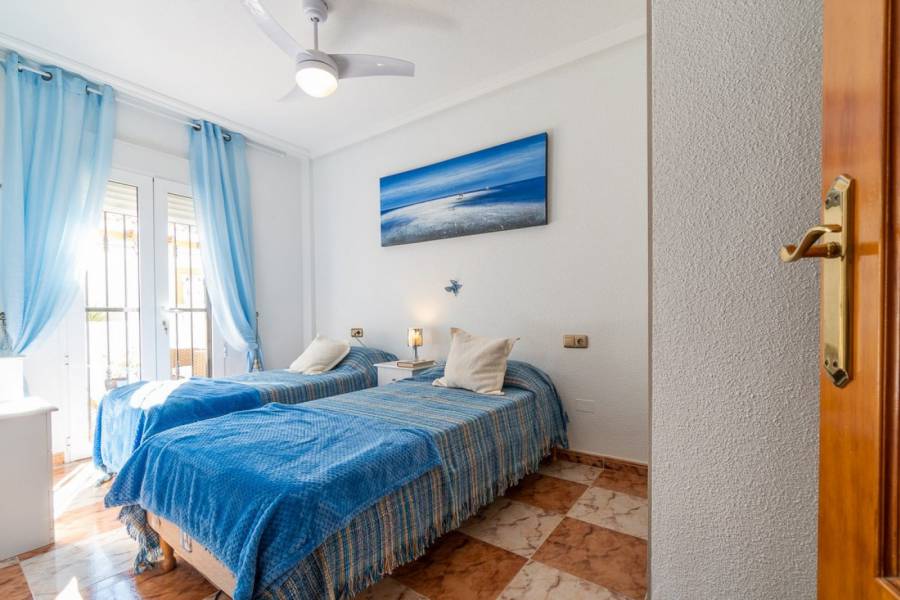 Resale - Apartment - Orihuela Costa - Playa Flamenca