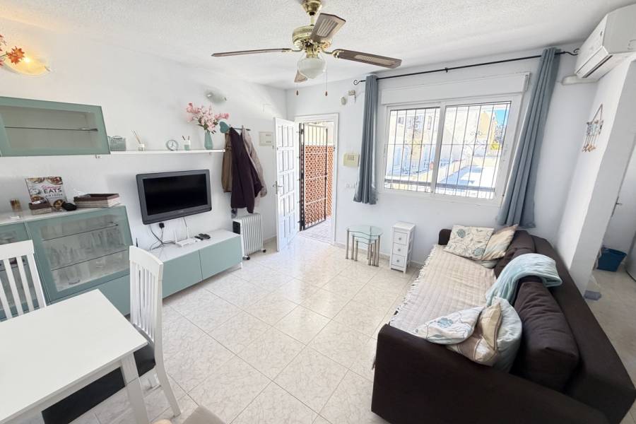 Resale - Apartment - Orihuela Costa - Villamartin