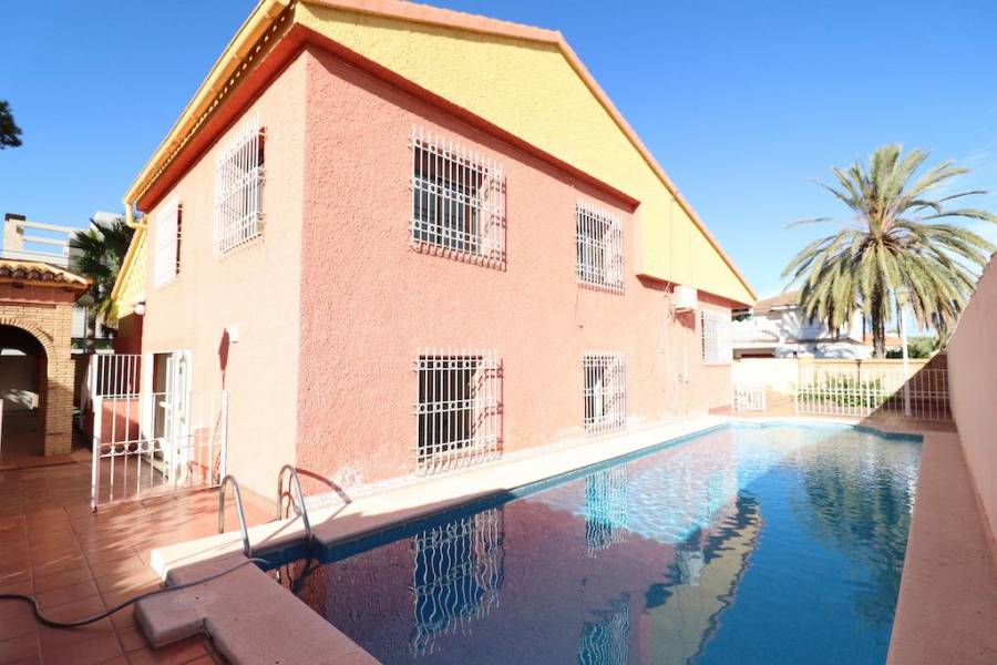 Resale - Detached - Cabo Roig - MUY CERCA DE LA PLAYA