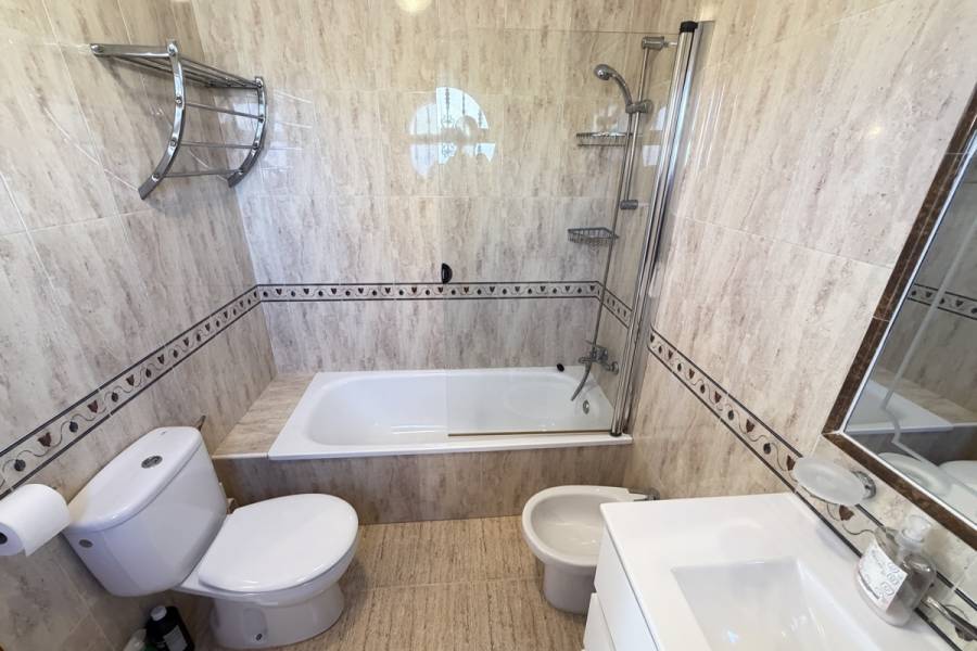 Reventa - Chalet - Orihuela Costa - Villamartin