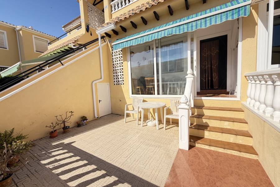 Resale - Apartment - Orihuela Costa - Villamartin