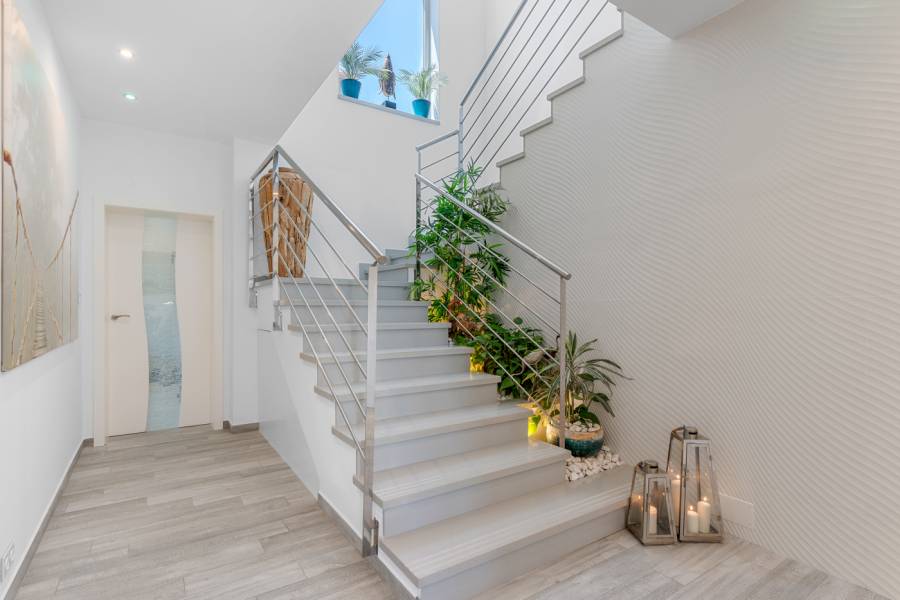 Resale - Detached - Torremendo