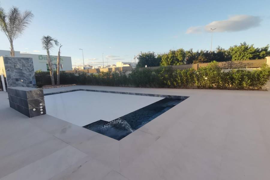 Nueva construcción  - Chalet - Los Montesinos - La Herrada