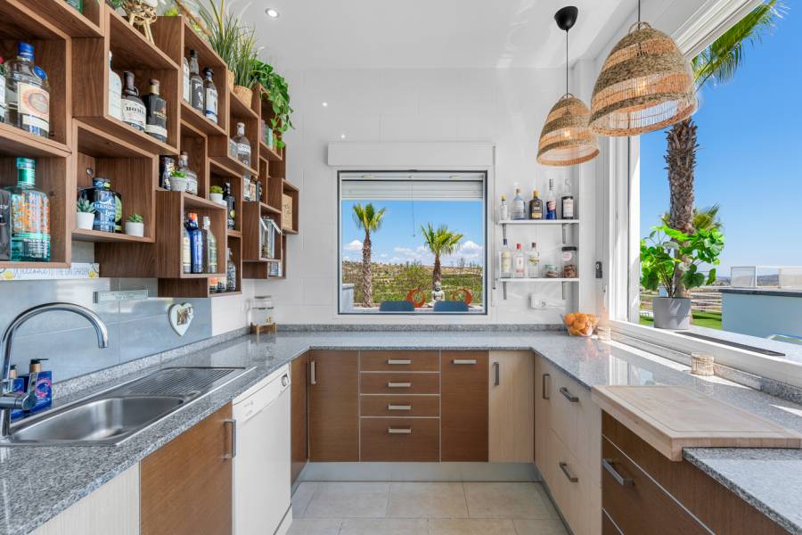 Resale - Detached - Torremendo