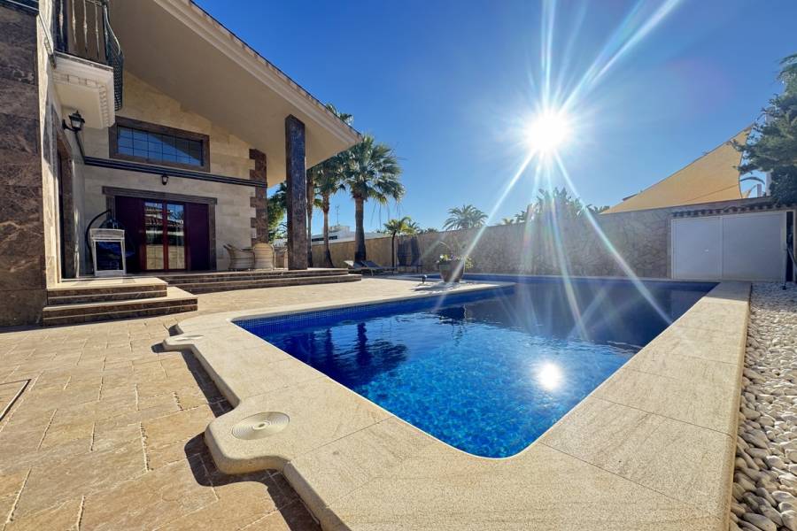 Bestaande bouw - Detached - Cabo Roig
