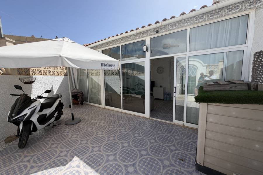 Resale - Apartment - Orihuela Costa - Villamartin